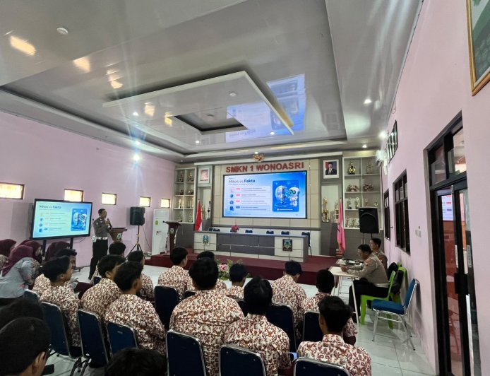 Polres Madiun Edukasi Pelajar tentang Pemanfaatan Artificial Intelligence