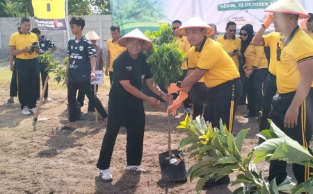 Polres Kediri Tanam Puluhan Bibit Pohon Dukung Kelestarian Alam Wujudkan Program Green Policing Kapolri